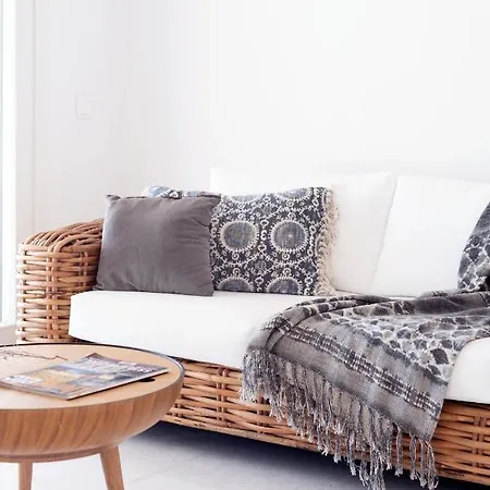 فيلة The View 1 *